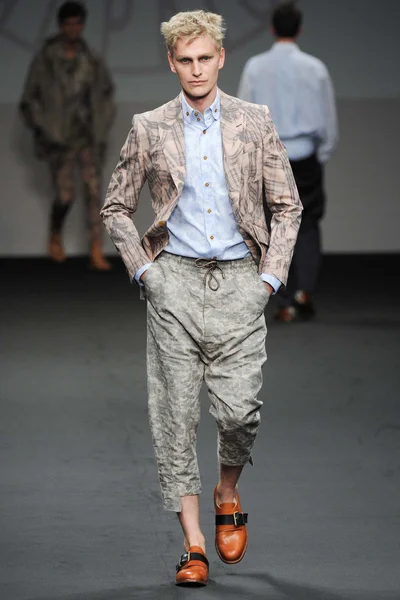 Look 21